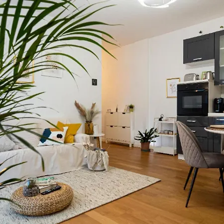 Apartment Maison Blanche: Elegante Con Parcheggio Privato Mantua